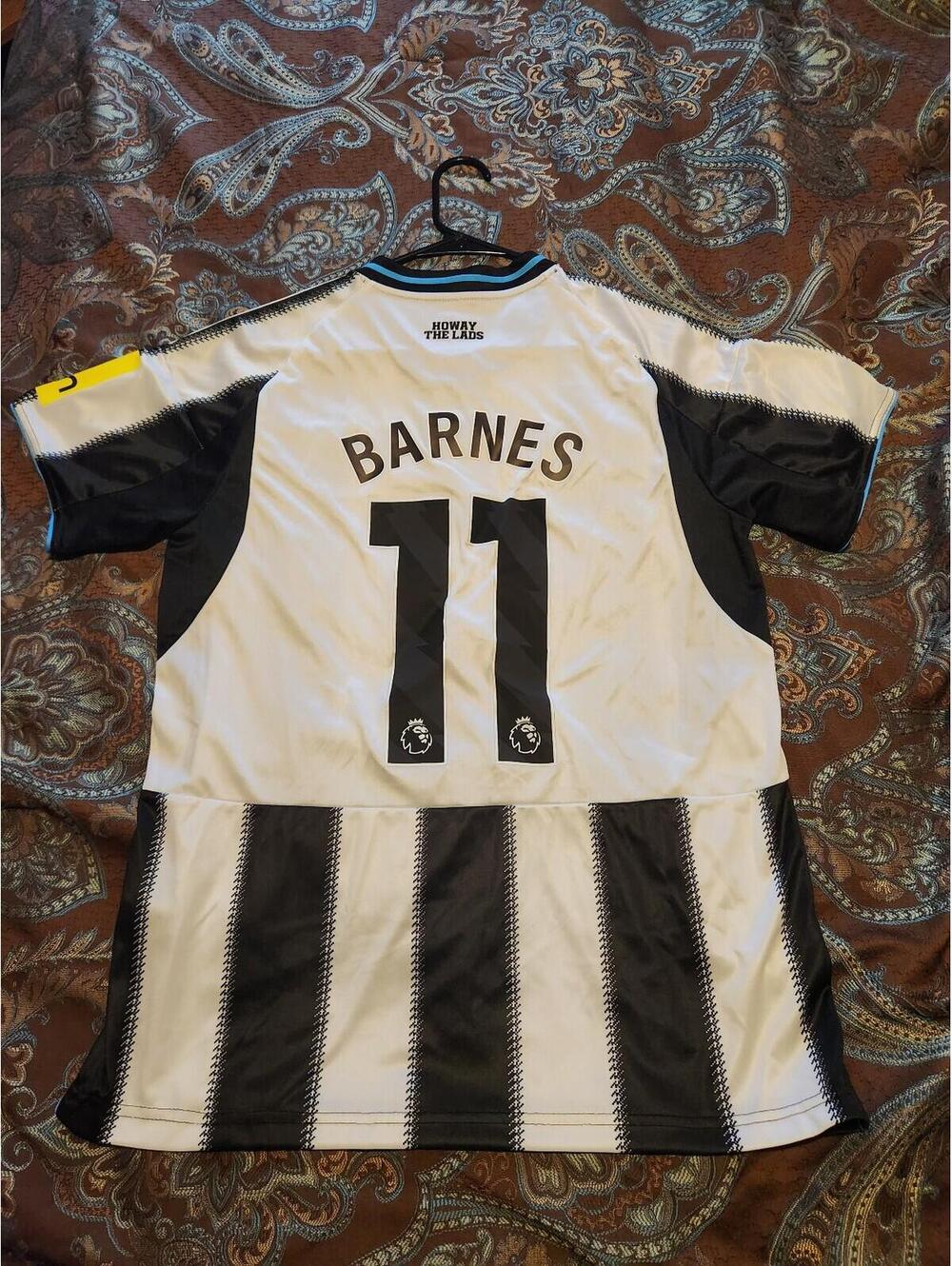 Newcastle United 2025/2026 Barnes England Home Soccer Jersey Size L
